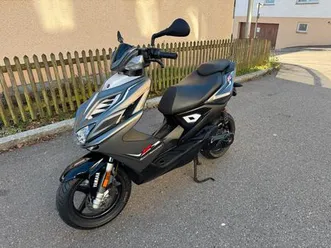 yamaha aerox mit 25kmh mofa und 45kmh papieren