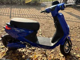 blu:s e-roller elektro roller xt2000 stalker (45km/h), blau