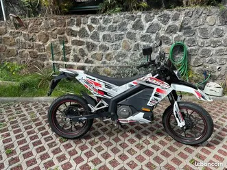 vend moto électrique 50cm3