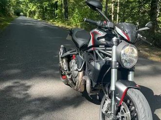 ducati monstre 821 stealth