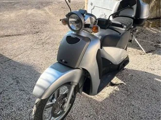 scooter 125 aprilia scarabeo