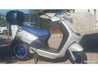 scooter électrique peugeot e-vivacity