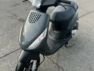 scooter piaggo zip 4t