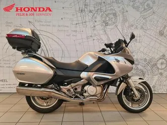 ② honda nt700 deauville (année de construction 2015)
