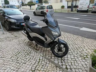 scooter yamaha xmax 125 cc torres vedras (são pedro, santiago, santa maria do castelo e são miguel) e matacães