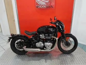 triumph bonneville bobber black