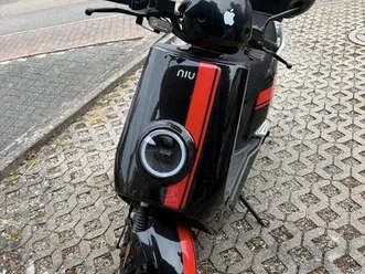 niu nqi gts - e-roller, top zustand