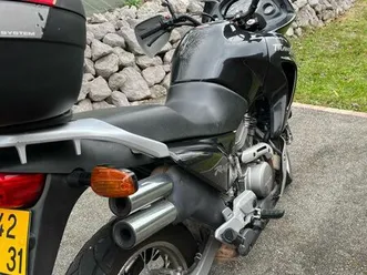 moto transalp 650 très bon état