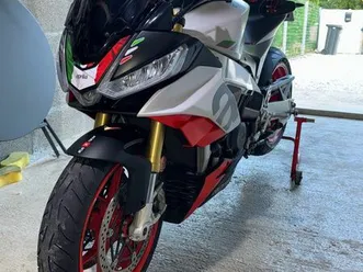 aprilia tuono v4