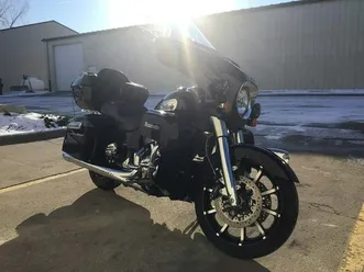 2021 indian motorcycle® roadmaster® limited thunder black azure crystal