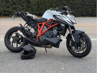 ktm 1290 superduke r