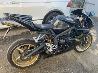 daytona 675 black phantom