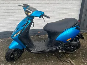 ② piaggio zip a klasse - zonder rijbewijs