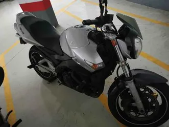 suzuki - gsr 600