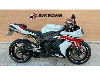yamaha - yzf r1