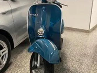 vespa primavera et3 jeans