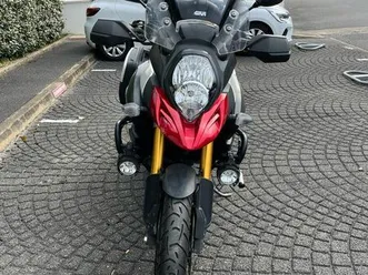 à vendre suzuki v-strom et toutes ses affaires joli cadeau de noel