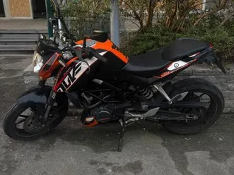 ② ktm duke 125 cc 18000km