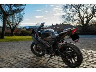 yamaha yzf-r 125 schwarz-gold