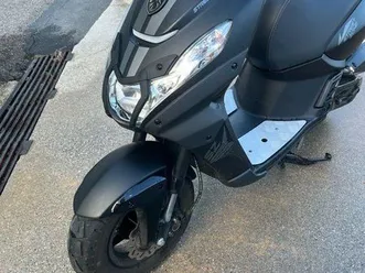 scooter peugeot streetzone