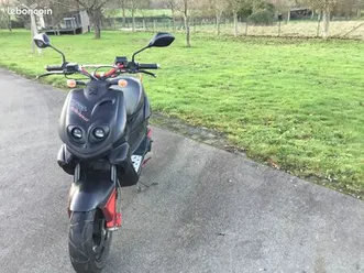scooter peugeot tkr furious 12 pouces 2 temps très bon état peu de kms