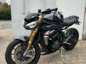triumph speed triple 1200 rs
