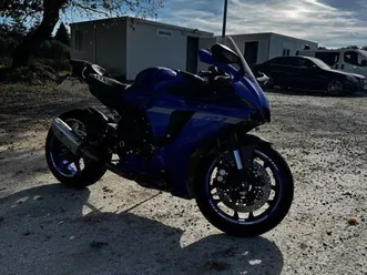 yamaha r1