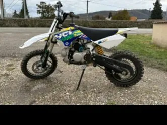 125 ycf en très bon etat