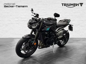 triumph street triple rs