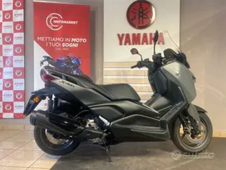yamaha x-max 300 kamo aziendale pari al nuovo