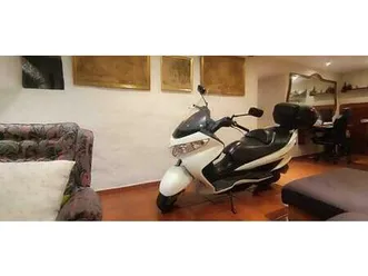 suzuki - burgmam 200 uh