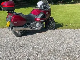 honda - nt- 700 deauville