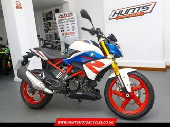 2023 '23 bmw g310r. only 1,182 miles. heated grips. a2 legal. great value £3,695