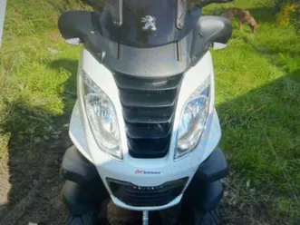 peugeot metropolis 400, baujahr 03/2021, nur 1.800 km, neuwertig.