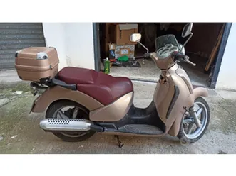scooter scarabeo leonardo 150 cc