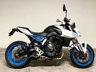 suzuki gsx-r 750 s bianco