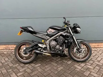 2022 triumph street triple 765 rs pick up double cab wildtrak 2.0 ecoblue 213 auto motorcycle die...