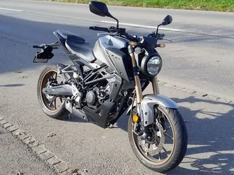 sehr schöner honda cb 125 r in neuwertigem zustand