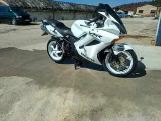 honda vfr 800 - v tec →