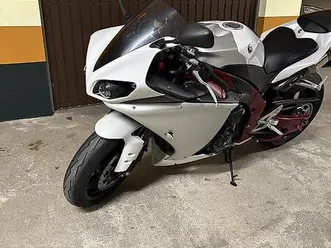 yamaha r1