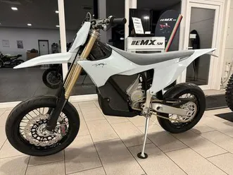 stark varg sm supermoto