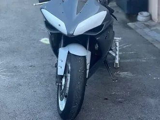 yamaha r1