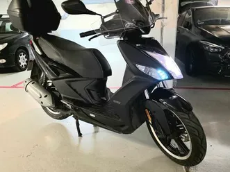 scooter kymco agility 125 16+ noir - comme neuf - mars 2024 - garantie mars 2029 - 5 400 km - révision ok