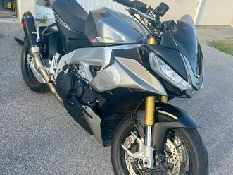 aprilia tuono v4 akrapovic