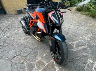 ktm 1290 super duke r