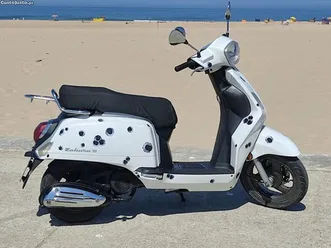 scooter 50 cc única super econômica como nova só 17mil kms vend troc