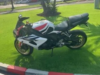 honda - cbr 1000 hrc