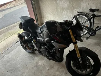 suzuki gsr 750a