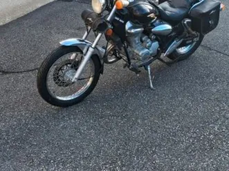 vends moto 125,bon état, pas beaucoup de km, control technique, ok