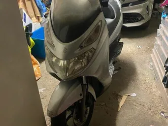 vend scooter suzuki
